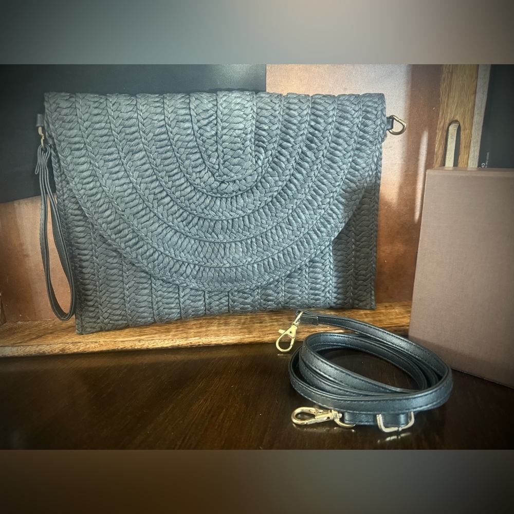 Frienda NWOT Elegant Black Woven Wristlet Clutch w/ Crossbody Detachable Strap